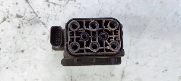 Distributeur Pneumatique Audi A6 C6 OEM 4F0616013 image 3