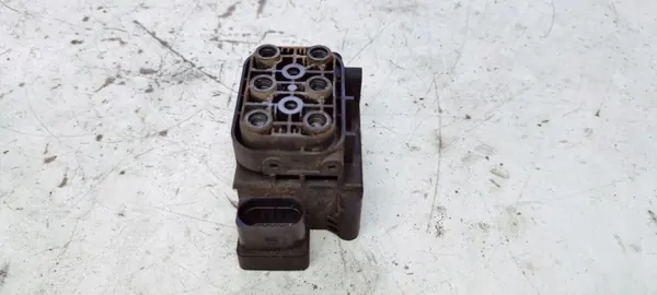 Distributeur Pneumatique Audi A6 C6 OEM 4F0616013 image 5