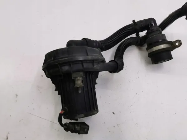 Toissijainen ilmapumppu OEM 3W0131083B Bentleylle image 5
