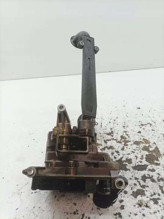 Bomba de aceite usada OEM 5907911105426 Porsche Cayenne image 8