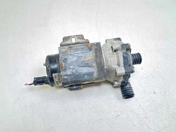 MERCEDES W220 4.0 CDI Pompe à Eau image 3