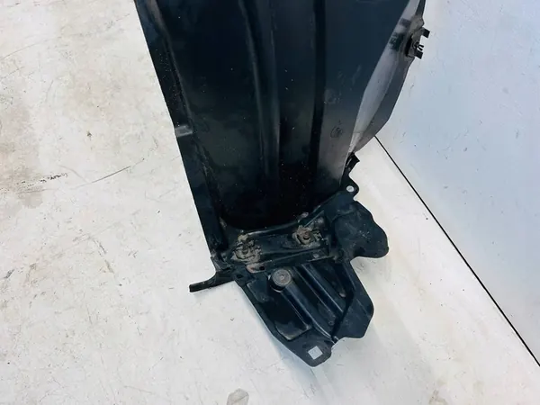 Toyota Yaris III Etu Vasemman Lokasuojan OEM OYT25905 image 2