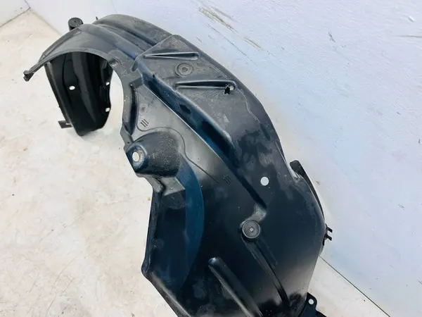 Toyota Yaris III Etu Vasemman Lokasuojan OEM OYT25905 image 4