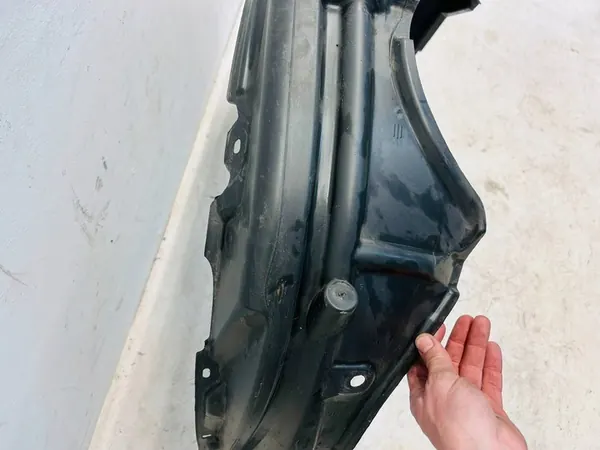 Toyota Yaris III Etu Vasemman Lokasuojan OEM OYT25905 image 7