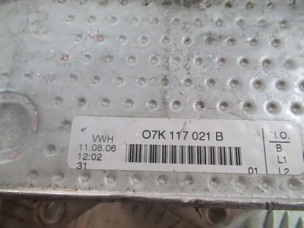 Ölkühler VW Audi Skoda 07K117021B OEM image 2