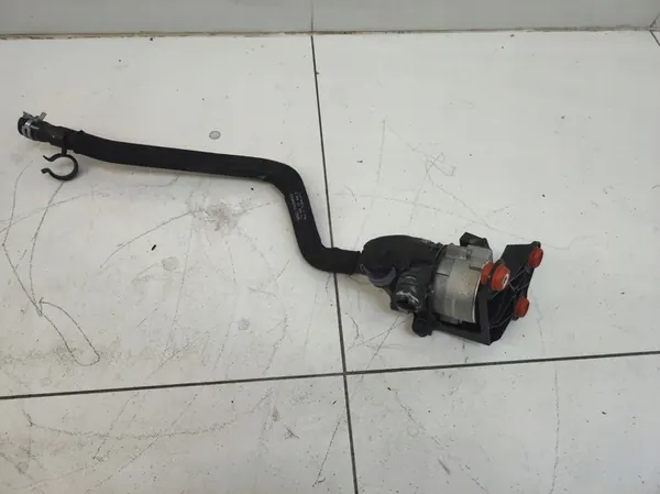 Extra vattenpump Audi Q8 E-Tron image 5