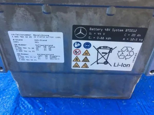 Mercedes W206 48V startbatteri OEM a0009825220 image 7