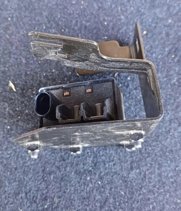 VW Touareg startrelä OEM 2D0951253B - Begagnad image 3