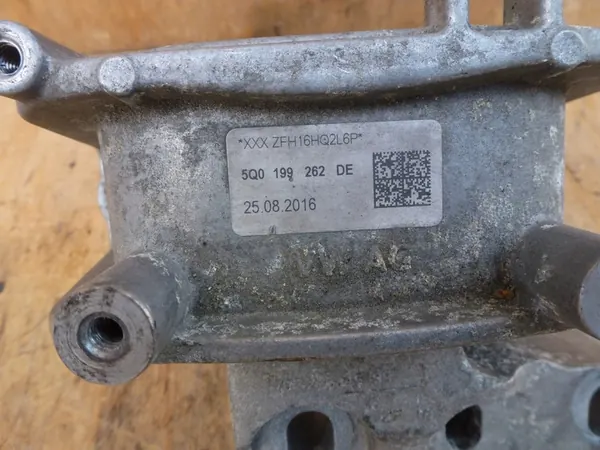 Soporte de motor VW Golf VII 1.6 TDI image 2