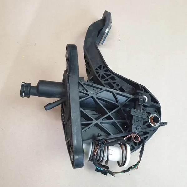 Kupplungspedal Pumpe Sensor Mercedes W176 2.2CDI image 4