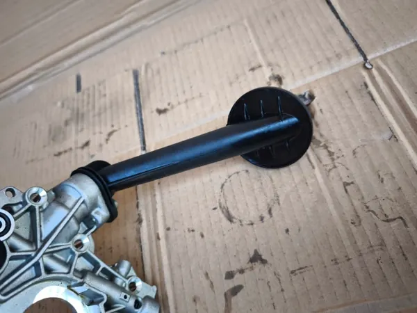 Couvercle de pompe à huile OEM 55282361 Jeep Compass 1.5 image 3