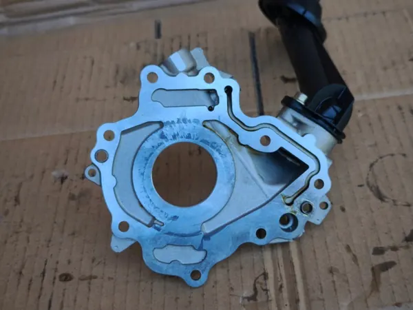 Couvercle de pompe à huile OEM 55282361 Jeep Compass 1.5 image 6