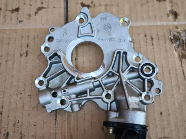 Couvercle de pompe à huile OEM 55282361 Jeep Compass 1.5 image 7