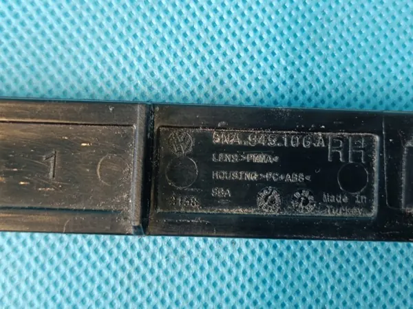 OEM 5NA945104 5NA945106A VW Tiguan II Reflector Trasero image 5