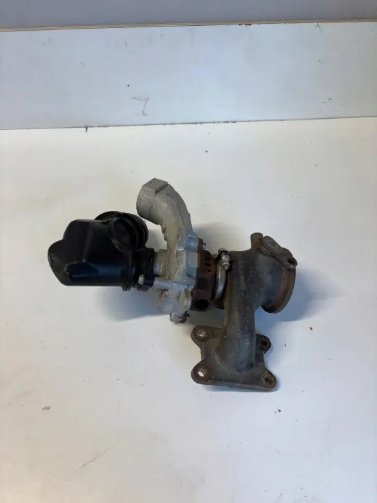 Turbo SEAT OE OEM 04E145721B - Usado image 2