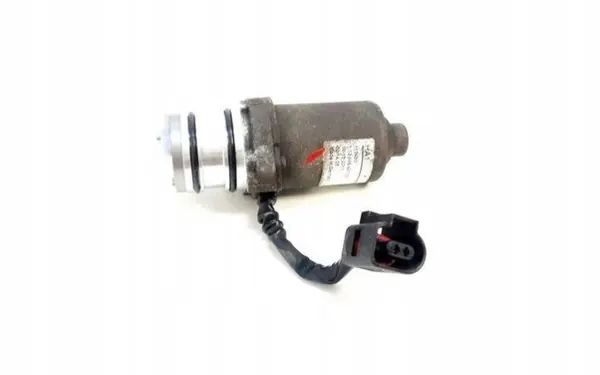 Bomba de aceite usada OEM 113048 para Volvo XC60 II 2.4L Diésel image 2