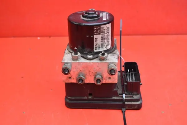 Pompe ABS OEM 13356788 ACA pour Opel Astra 4 image 2