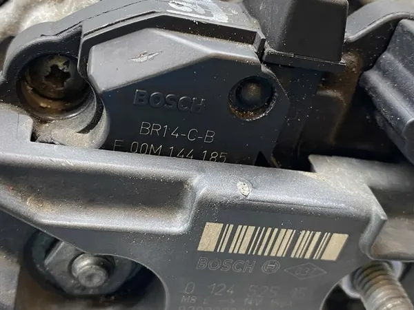 Vaihtovirtageneraattori Renault Scenic III 1.9 DCI 0124525151 image 6