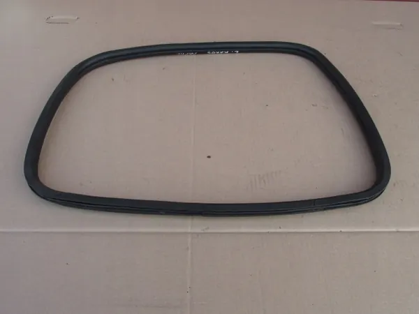 Mitsubishi PAJERO III 2003 linker achterruit afdichting OEM image 4