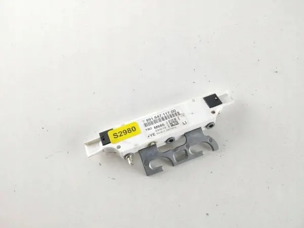 Porsche OE Antennivahvistin OEM 99164711700 image 2