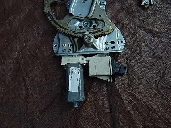 Elevador de vidro dianteiro esquerdo Toyota Corolla E12 02-07 OEM image 2