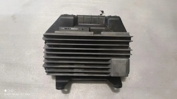 Audi S5 2014 Äänenvahvistin OEM 4F0907101A image 2