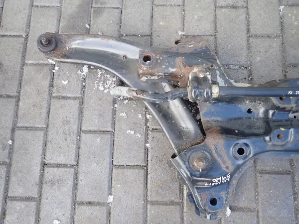 Berço traverse OEM 62400-XXXX para Kia Venga 2010 image 4