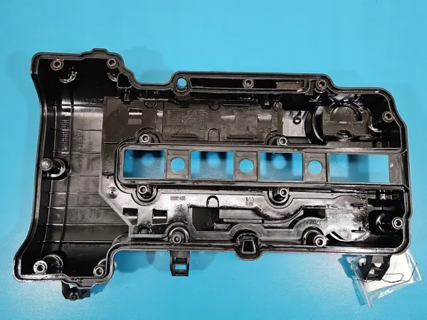 Venttiilikansi OEM 55561426 Opel Corsa E 1.4 16V:lle image 4