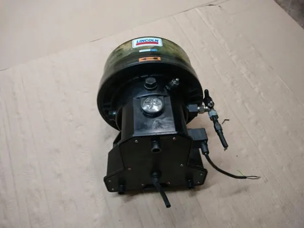 Centraal smeersysteem OEM P203E-2XNFL-600-24 image 2