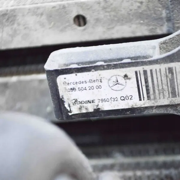 Pièces de refroidissement OEM 0130708401 Mercedes-Benz Classe E image 7