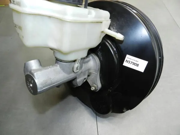 Volkswagen Eos Bromsassistanspump OEM CAX24795 image 3