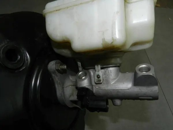 Volkswagen Eos Bromsassistanspump OEM CAX24795 image 5