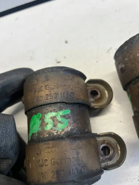 Pakoputken vaimentin OEM 1K0253141G Audi A4 Allroad image 4