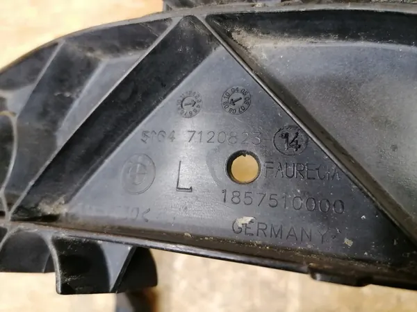 Suporte de farol dianteiro esquerdo BMW I E81 E82 E87 image 3