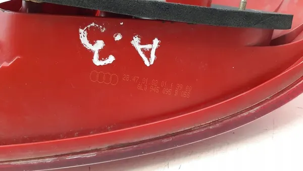 2002 Audi A3 S3 8L Luz Trasera 8L0945095B image 2