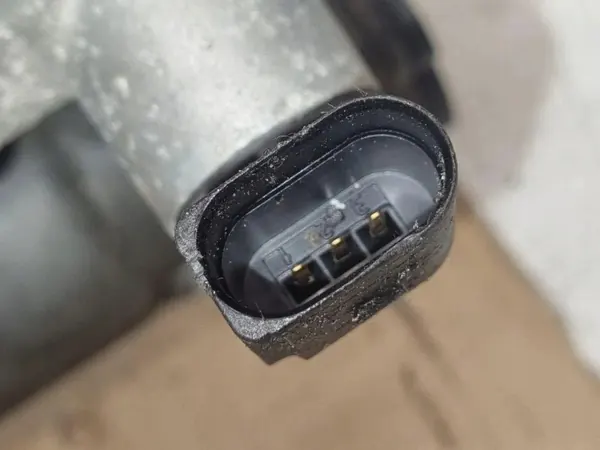 VW Nockenfolger-Abdeckung OEM 03C103475BC - Gebraucht image 3