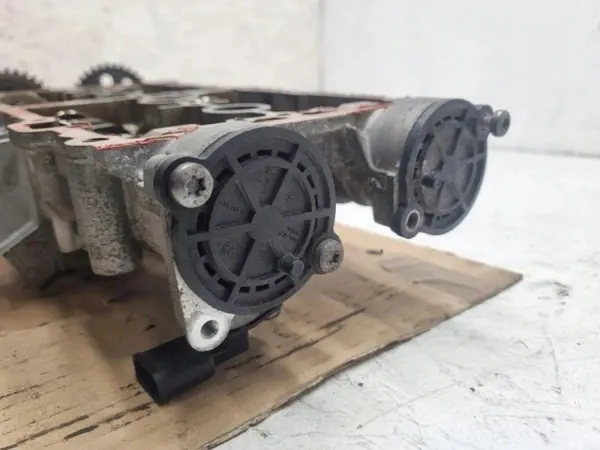 VW Nockenfolger-Abdeckung OEM 03C103475BC - Gebraucht image 7