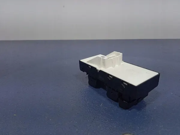 HYUNDAI BAYON I20 III LINKER VOORRAAM SCHAKELAAR 93571Q0011 image 2