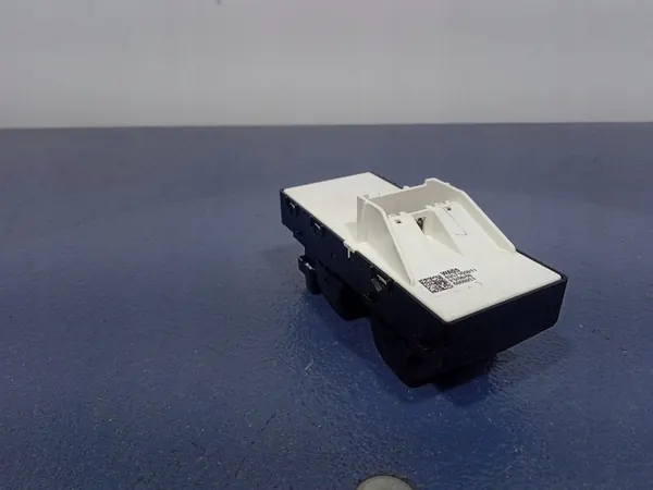 HYUNDAI BAYON I20 III LINKER VOORRAAM SCHAKELAAR 93571Q0011 image 3