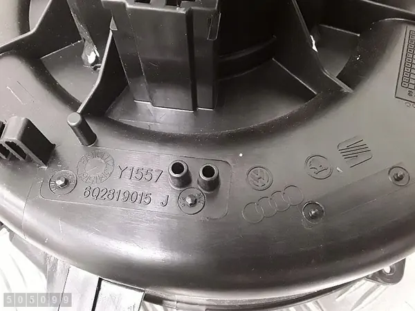 Lämmityspuhallinmoottori Seat Ibiza 2011 6Q2819015J image 3