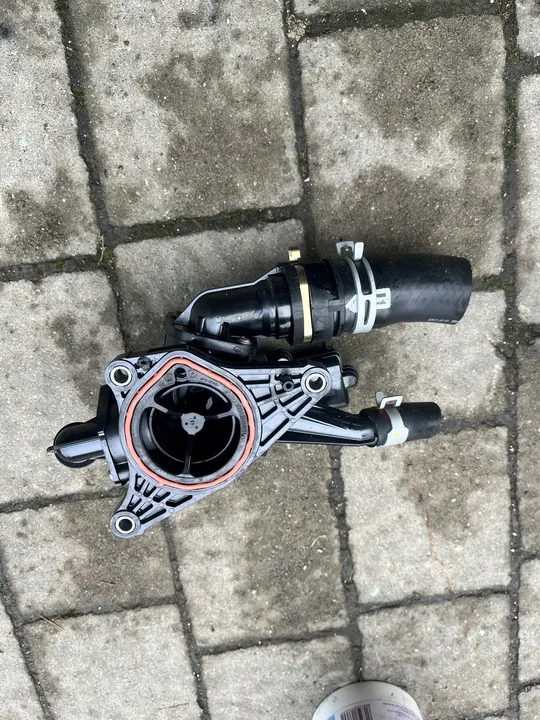 Carcasa de termostato Tucson IV Sportage V 1.6 T-GDI Híbrido image 2