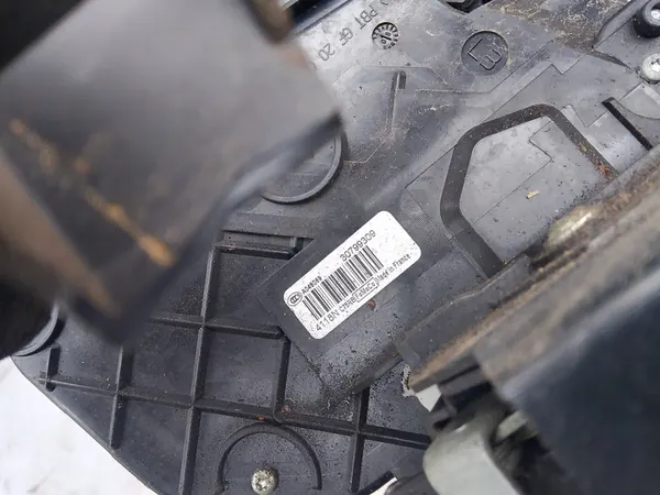 Vordertürschloss links Volvo V50 S40 OE 30799309 image 2