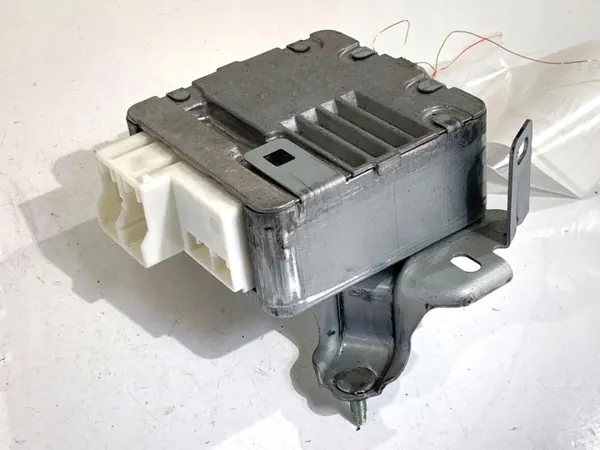 Module direction assistée Toyota Yaris II 89650-0D091 OEM image 2