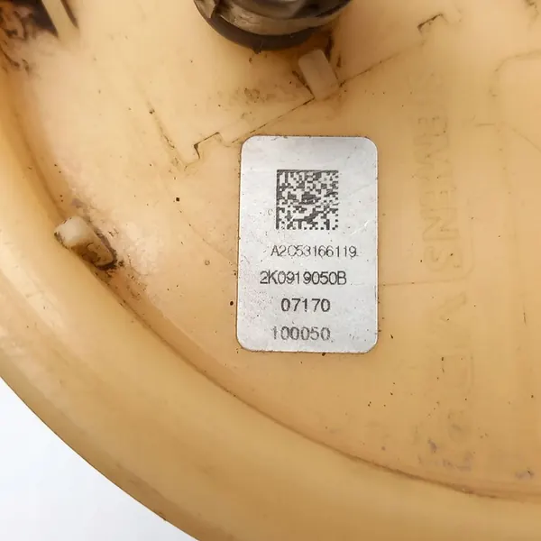 Bomba de combustível Volkswagen Caddy 2007 2K0919050B image 2