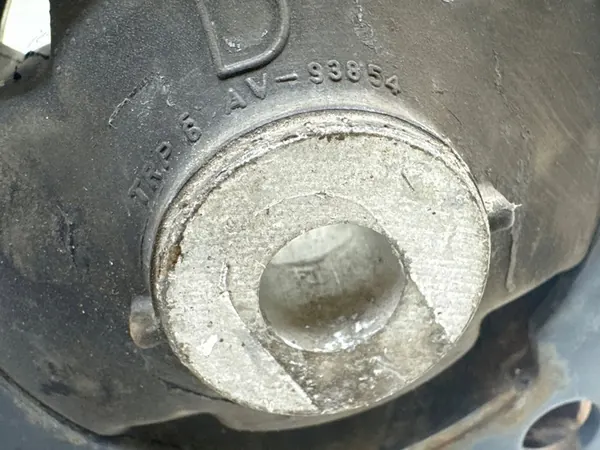 2010 Toyota Avensis T270 Gearbox Mount AV93854 image 3