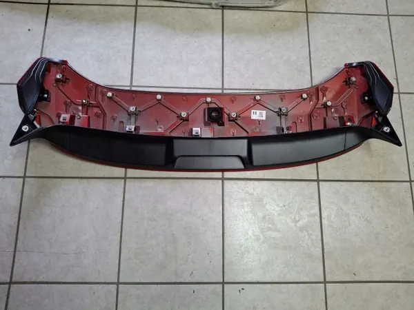 Spoiler Mitsubishi OE OEM 6515-A615ZZ para Eclipse Cross image 5