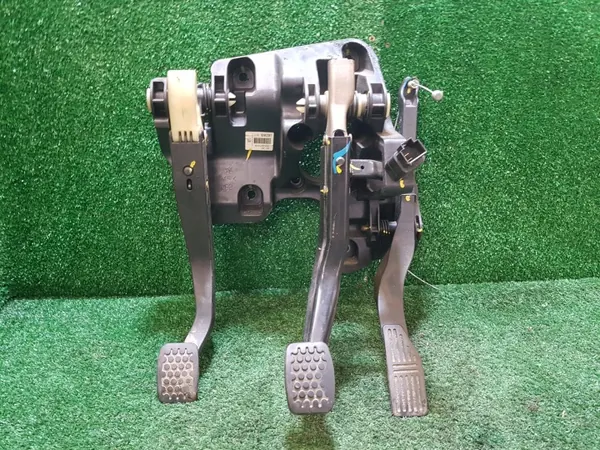Pedalsatz OEM 95962967 für Chevrolet Spark image 2