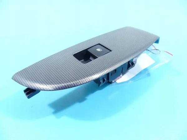 Hintere rechte Fensterheberschalter Chevrolet Malibu IV image 2