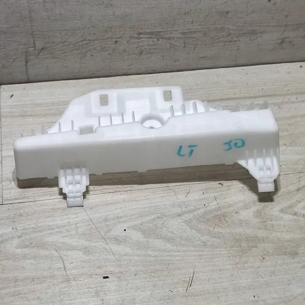 Dacia Jogger Heck links Halterung OEM 985P75477R image 2