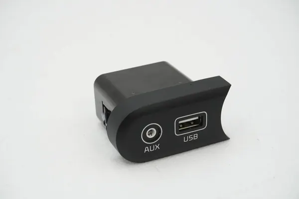 Porta USB AUX KIA Ceed 96120-A2300 image 2